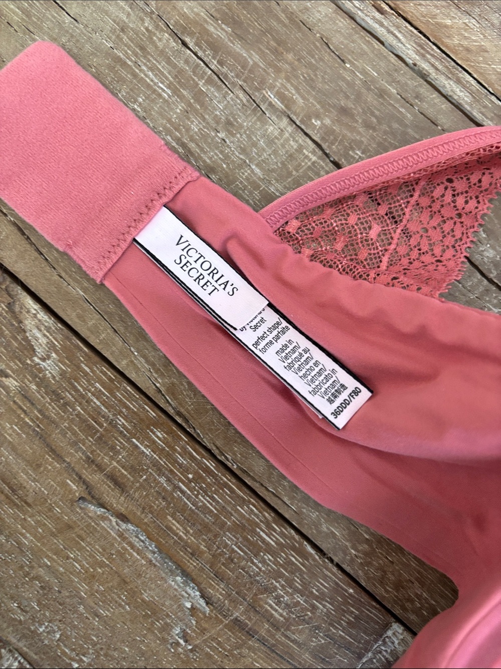 Victoria’s Secret bundle of 2 Bras - Picture 5 of 10
